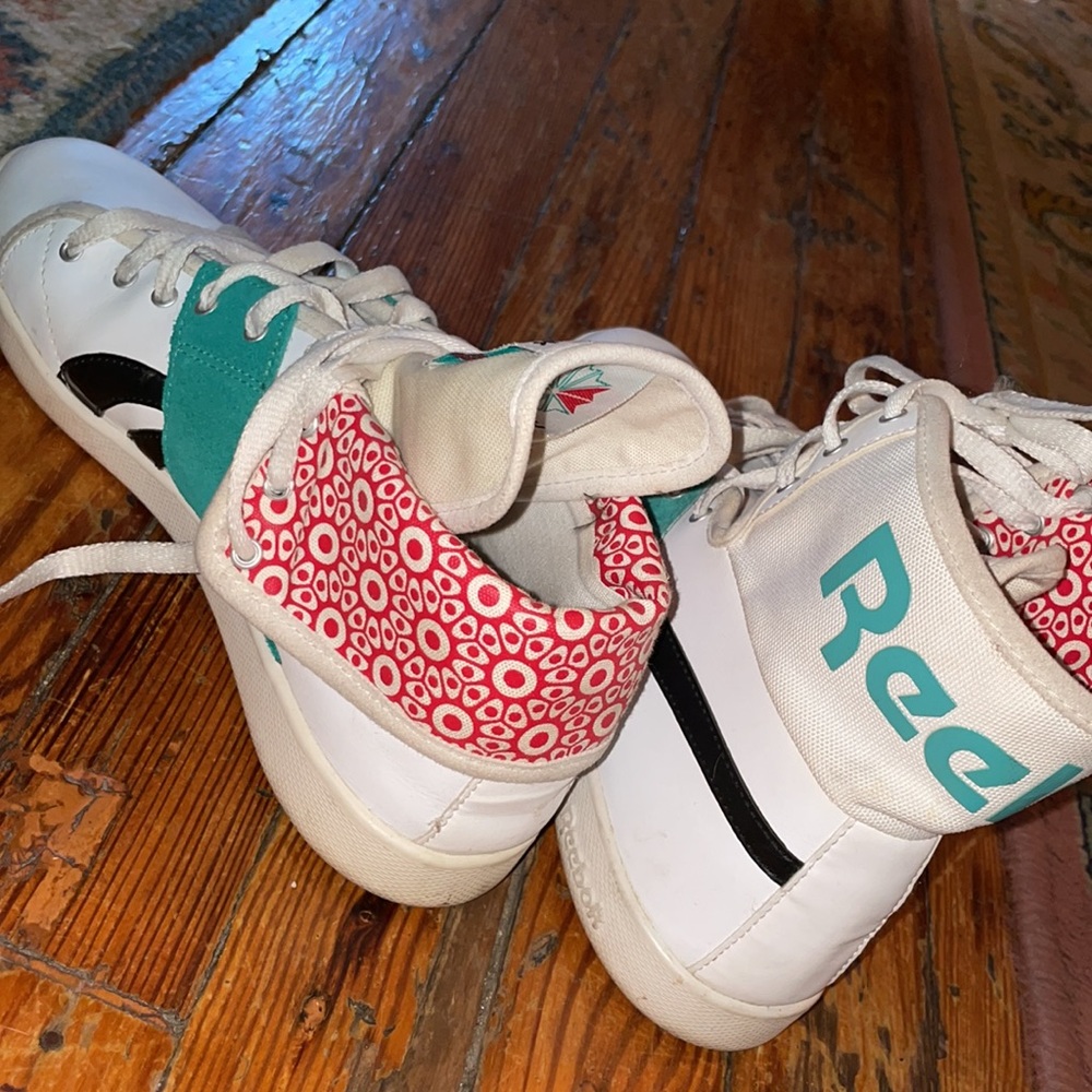 COPY - Fresh Classic & Retro Women’s Reebok HighTop Fold-Down Sneakers! - Picture 8 of 10